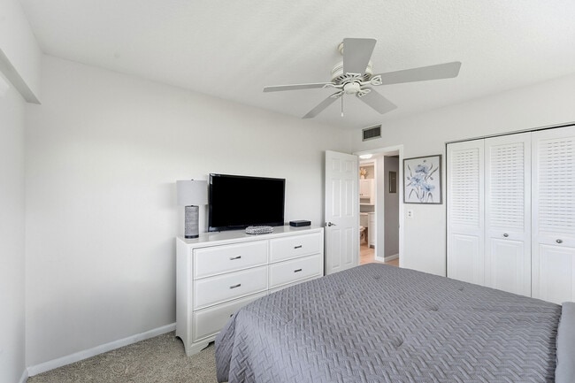 Building Photo - 368 Mansfield Dr