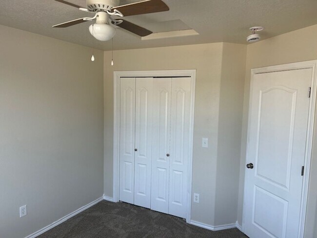 Building Photo - Cute Caldwell Home