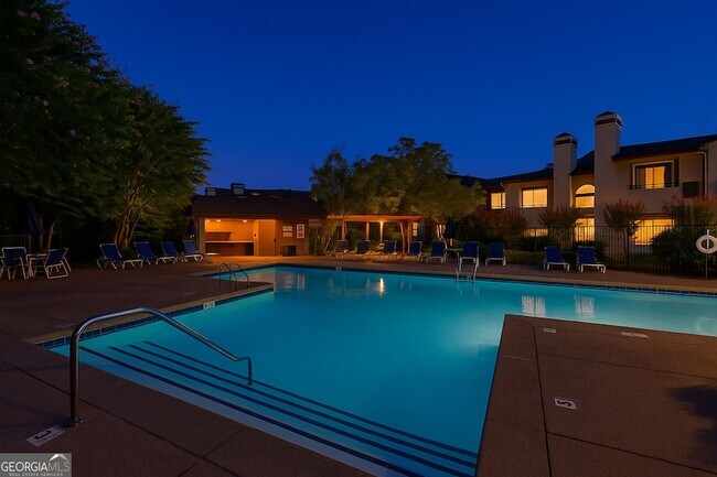 Primary Photo - 33 Finch Trail NE