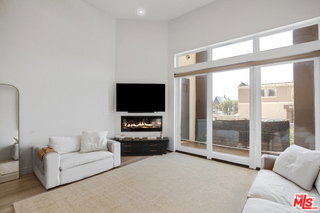 Building Photo - 118 S Kenwood St