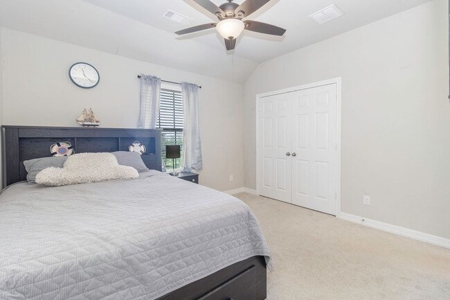 Building Photo - 3010 Flora Manor Dr