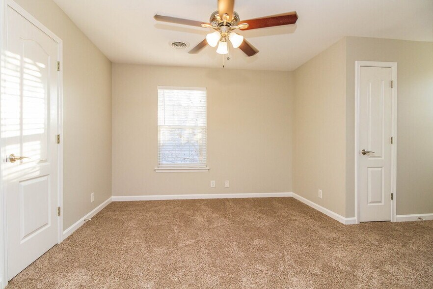 Building Photo - 386 Meigs Dr