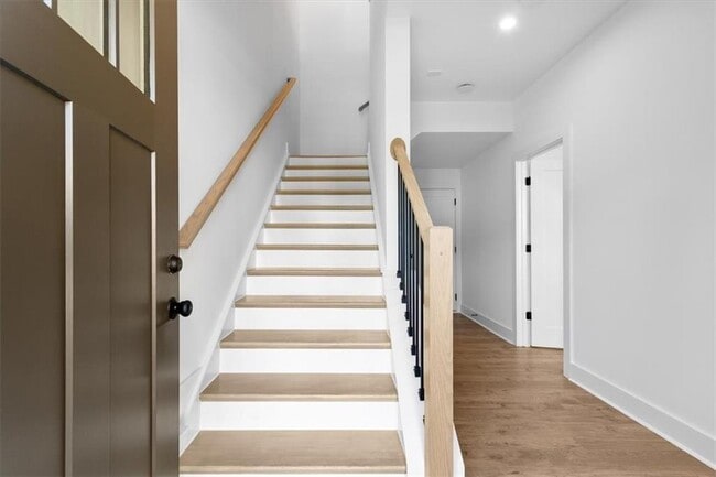 Building Photo - 3376 Macaiva Aly