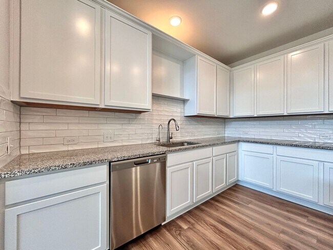 Building Photo - 208 Azalea Spgs Rd