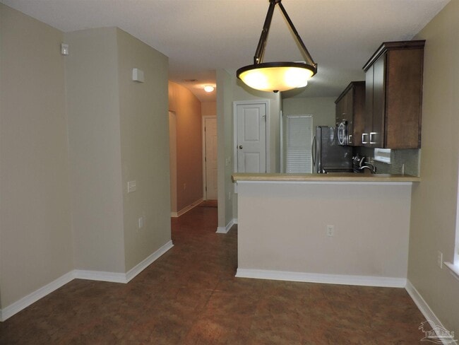 Building Photo - 8110 Heirloom Dr