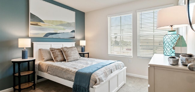 Building Photo - Coastal Townhouse, Fun Restaurants, Beaches and Shopping