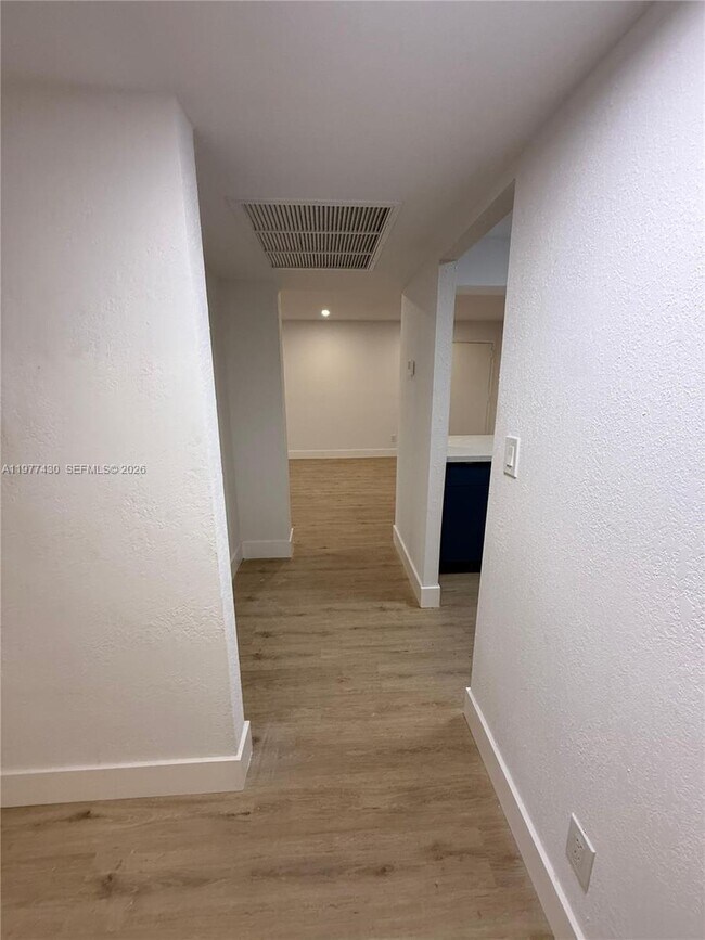 Building Photo - 5911 Washington St