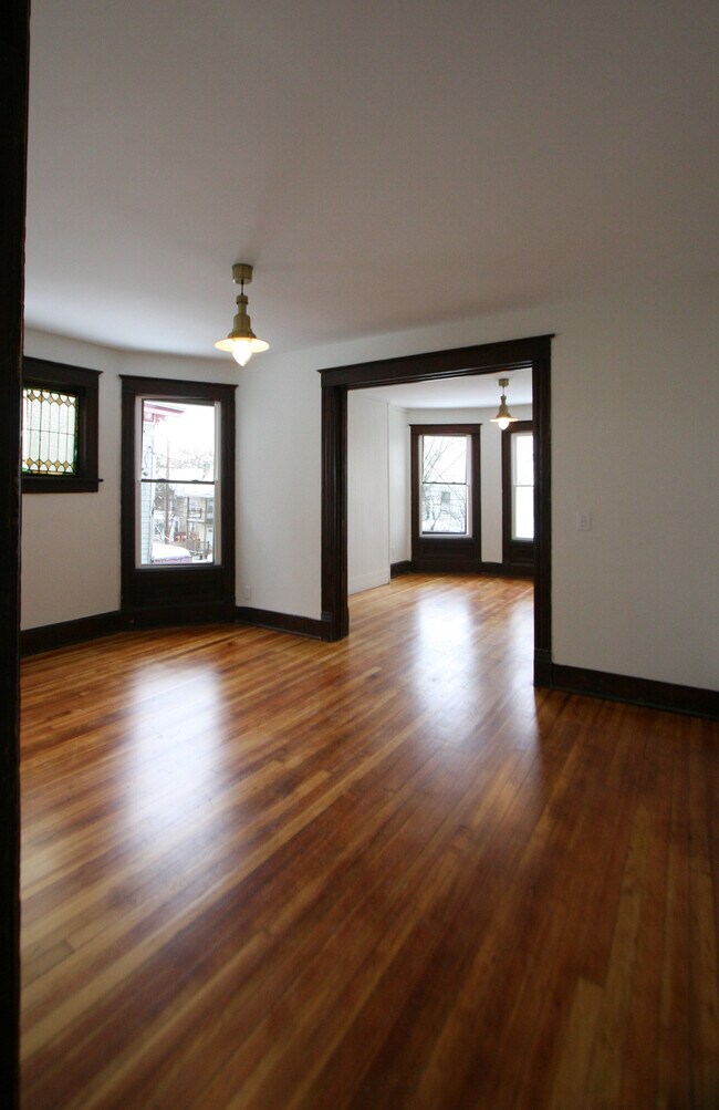 Building Photo - 6 Hammersley Ave