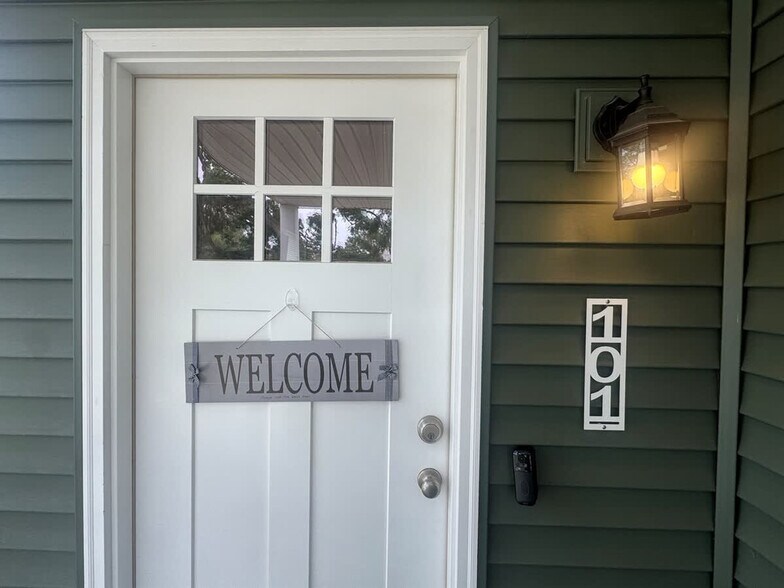 Building Photo - 1249 Kinsmoor Ave