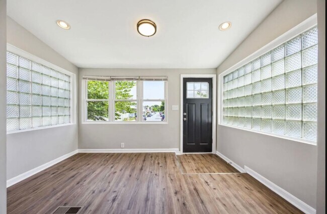 Building Photo - Fully Renovated Two-Bedroom Townhome In Du...