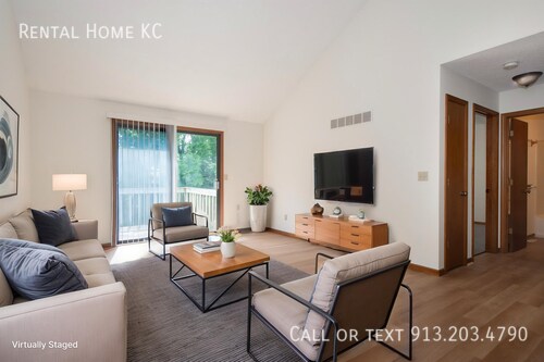 Building Photo - 4813 Woodward-