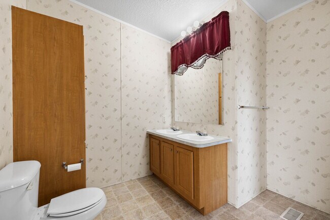 Building Photo - 24255 N Cleveland St