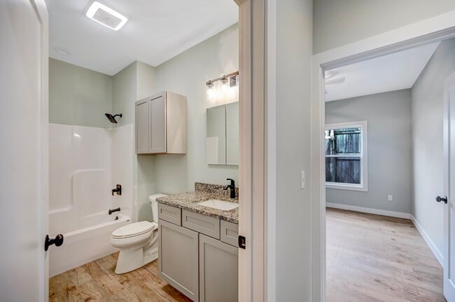 Building Photo - 525 Harrison Ave