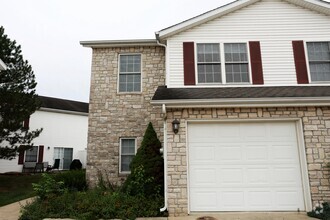 Building Photo - 2622 E Oaklawn Ct