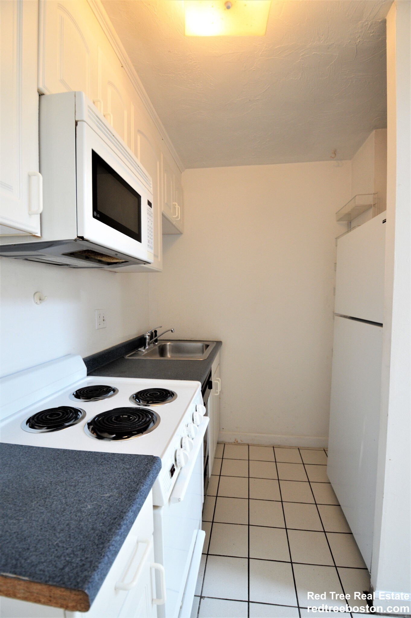 Building Photo - 10 Shepard St