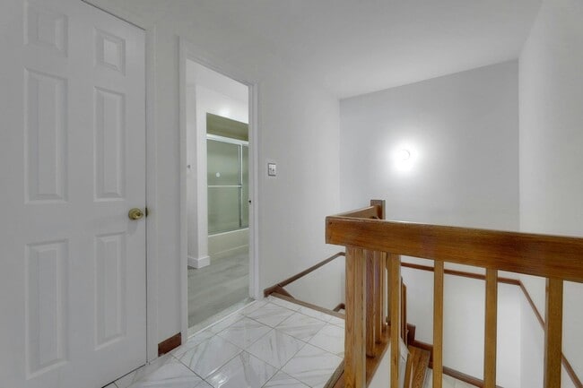 Building Photo - 806 Spinnaker Ct