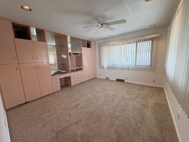 Building Photo - 1724-1726 Tanglewood Dr Akron OH 44313 MFH2 .PW .T1