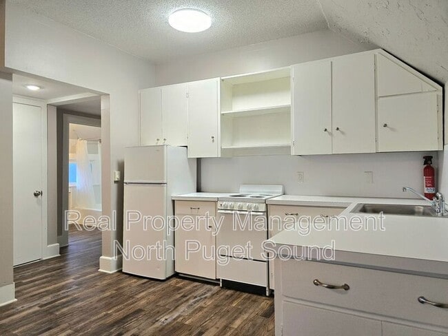 Building Photo - 301 Avenue B