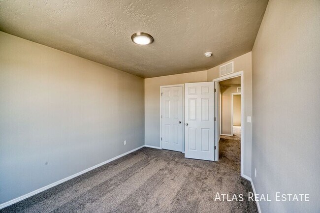 Building Photo - 17805 N Harpster Wy