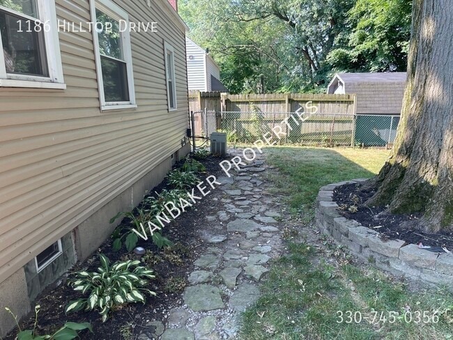 Building Photo - 1186 Hilltop Dr