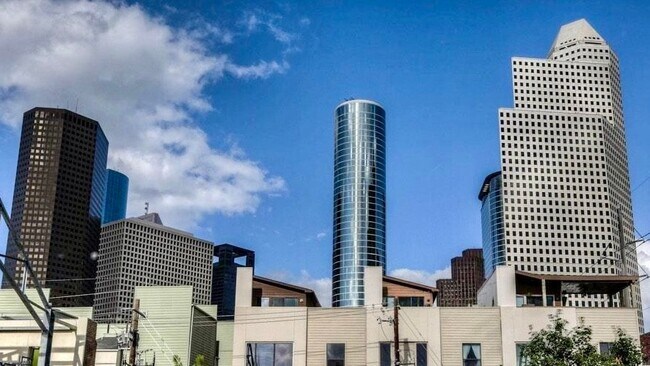 Building Photo - 910 Ruthven St