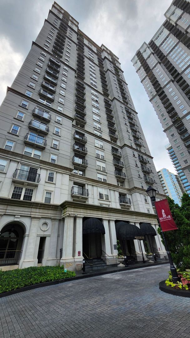 Building Photo - Spacious Midtown Condo with 2 Bedrooms, 2 Balconies & Internet Included!