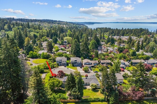 Building Photo - Beautiful 4 Bedroom Home in Richmond