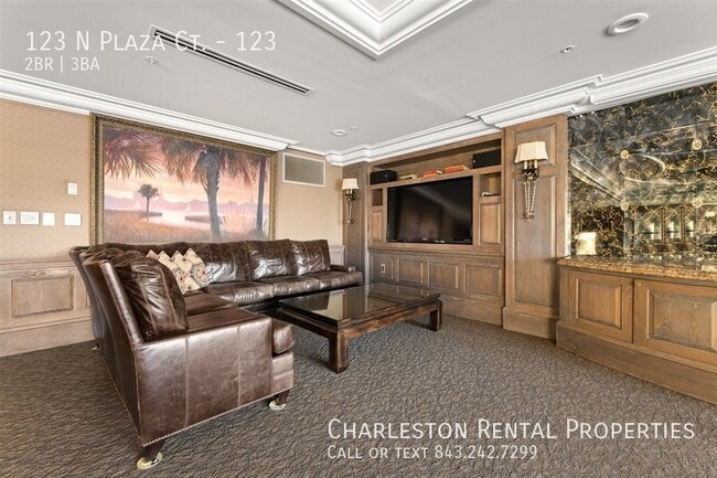 Building Photo - 123 N Plaza Ct