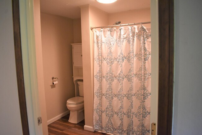 Building Photo - 26 Riverbend Rd