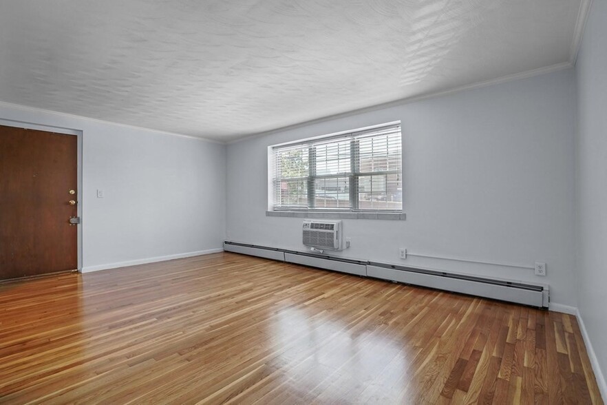 Building Photo - 59 Bynner St