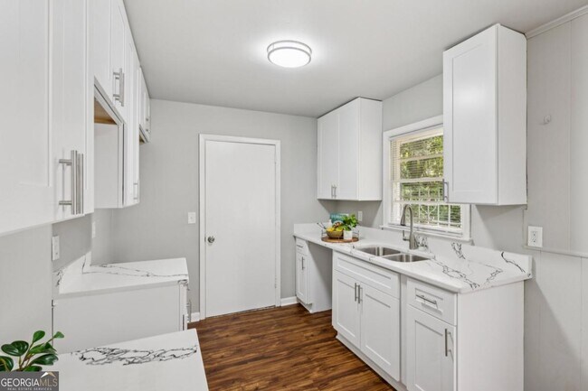 Building Photo - 3036 Will Rogers Pl SE