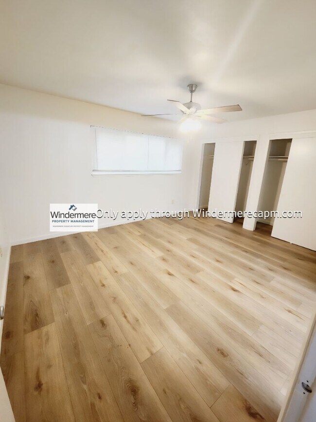 Building Photo - Gorgeous Halfplex in the heart of Carmichael! Available Now!