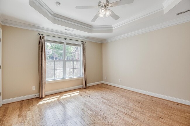 Building Photo - 3 Bedroom, 3 Bathroom Winston Salem Townhome