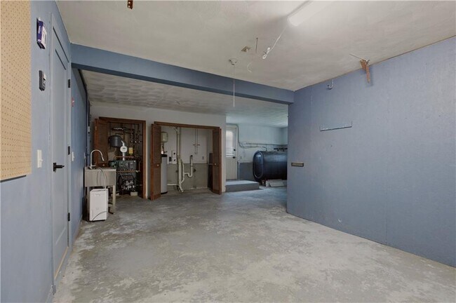 Building Photo - 18 Waterman St