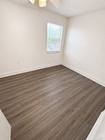 Building Photo - 1181-1181 BENTLEY ROAD, 1