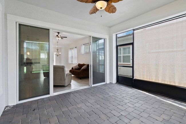 Building Photo - Beautifully Maintained Home in Sought-After Del Webb Twin Lakes