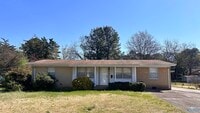 Building Photo - 2106 Giles Dr NE