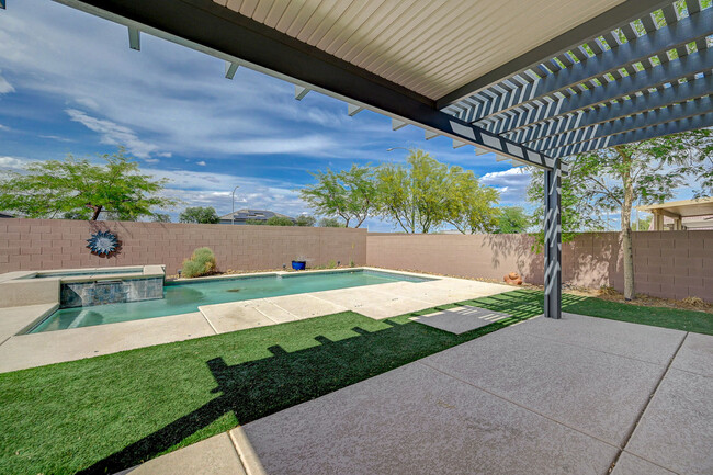 Building Photo - 706 Eros Ct