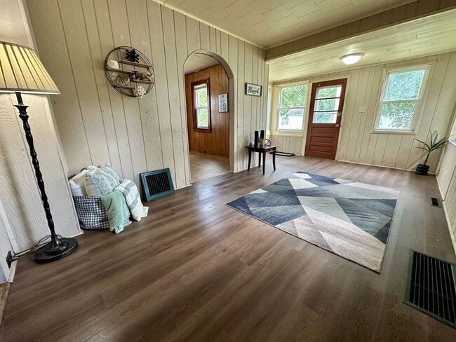 Building Photo - 1 bedroom, 1 bathroom home for rent in Wat...