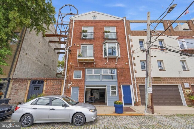 Building Photo - 310 N Water St