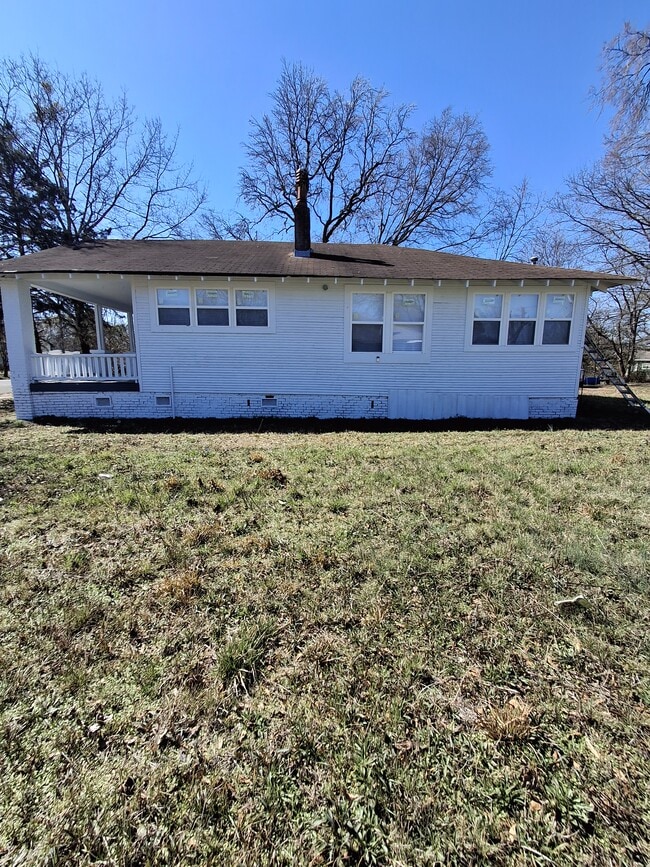 Building Photo - 1220 Alabama Ave SW