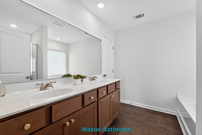 Building Photo - 233 Bloomfield Cir