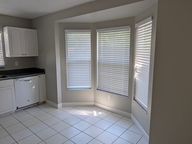 Building Photo - 3570 Sugarplum Ln