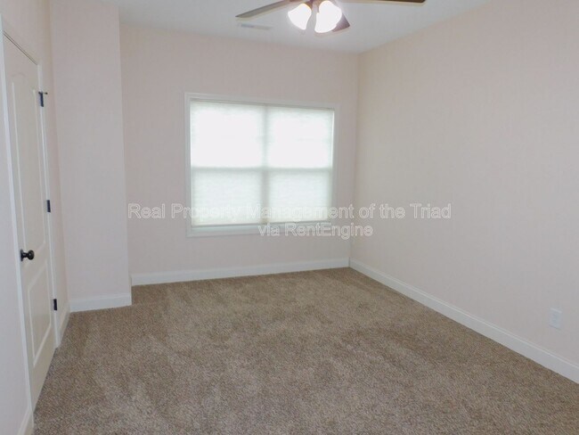 Building Photo - 4517 Gunnersbury Ln