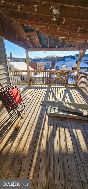 Building Photo - 305 Haven St