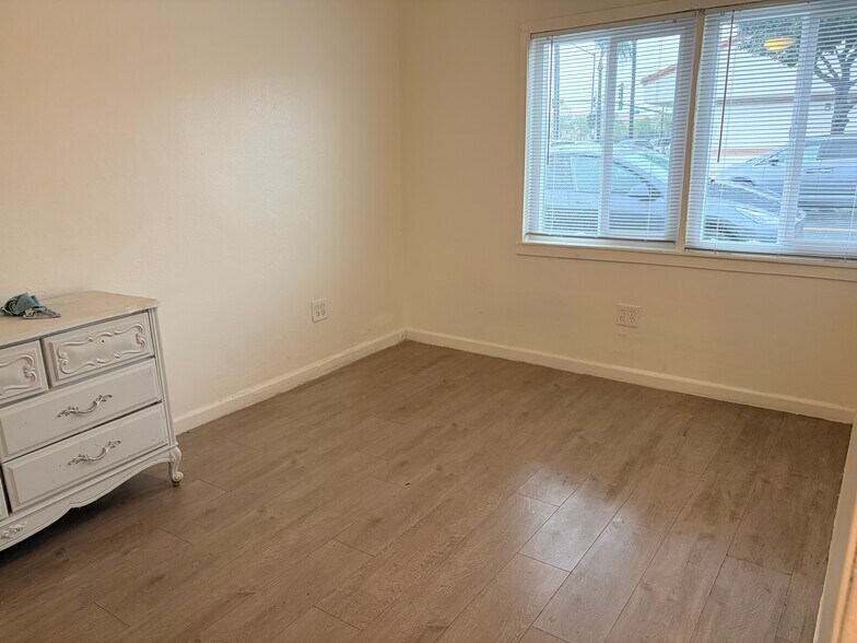 Bedroom - 10952 Rose St