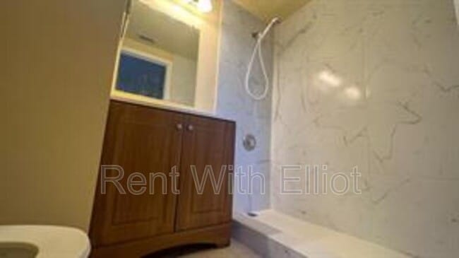 Building Photo - 735 SW 148th Ave