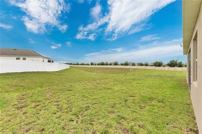 Building Photo - 272 Taft Dr