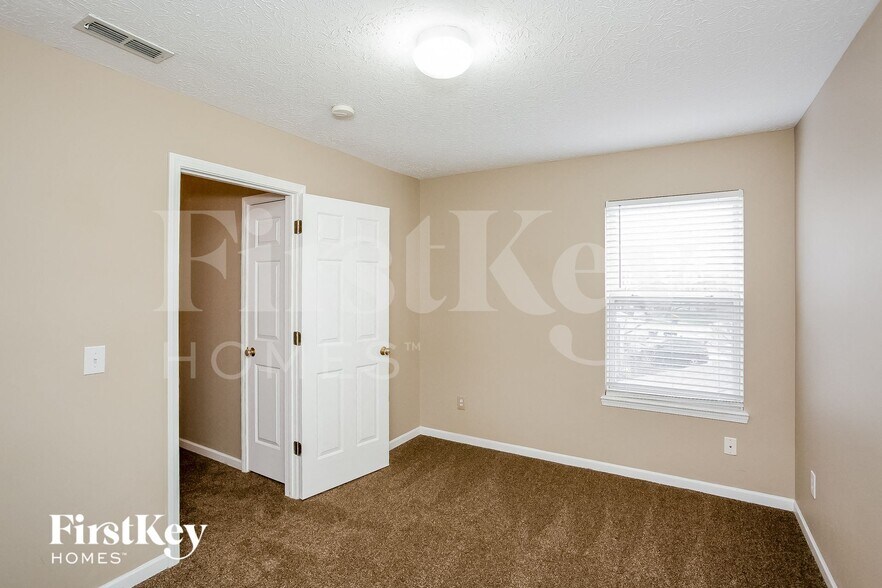 Building Photo - 11749 Gatwick View Dr