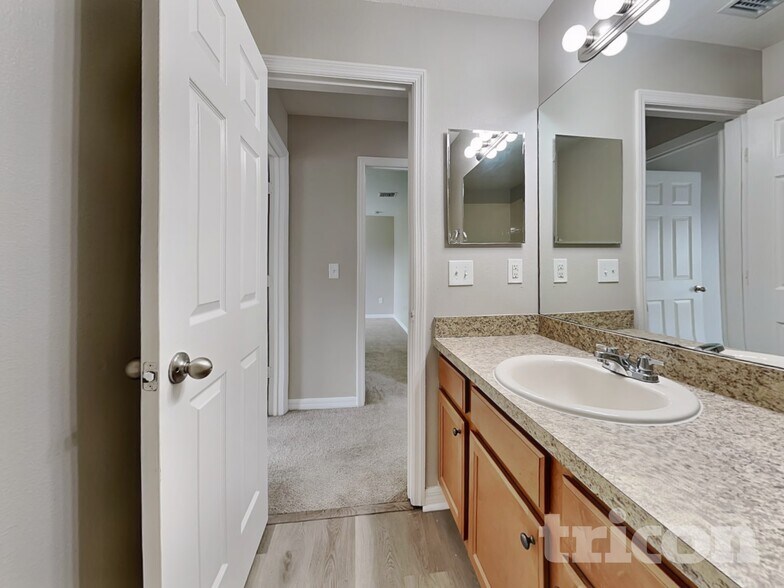 Building Photo - 10327 Celtic Ash Dr